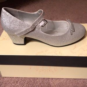 Silver kids heel